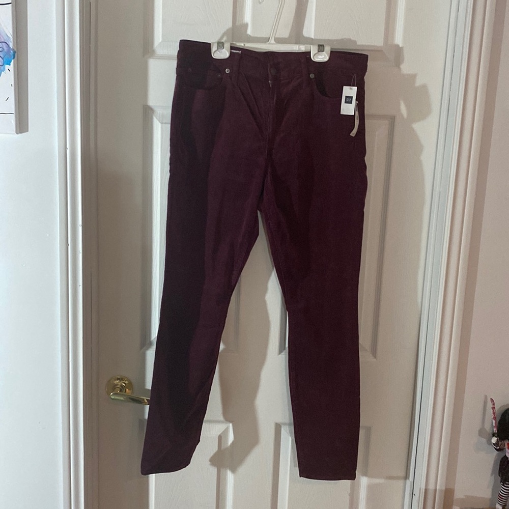NWT ladies size 33 Wine coloured Gap skinny cords